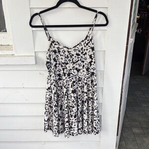 Forever 21 Black and White Floral Mini Dress
